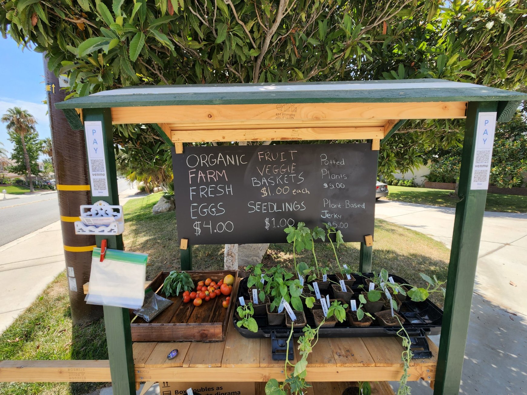 https://sunsetsanctuary.sunsetsanctuary.farm/stands/1/photos/photo11.jpg